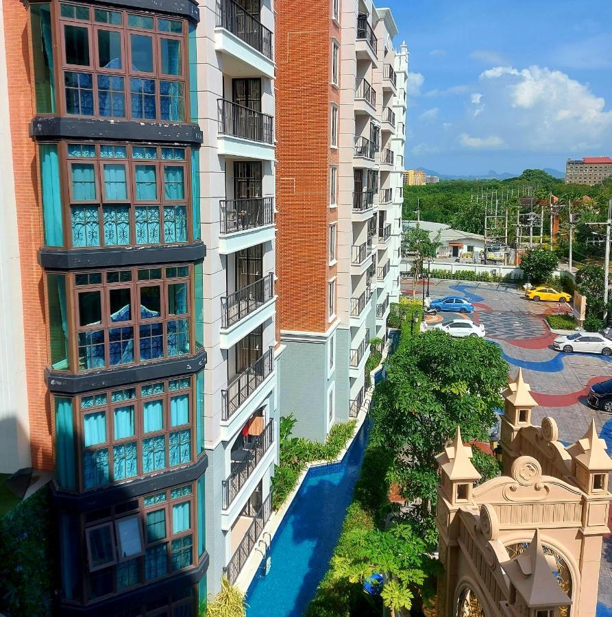 Espana Resort Pattaya Jomtien Exteriör bild